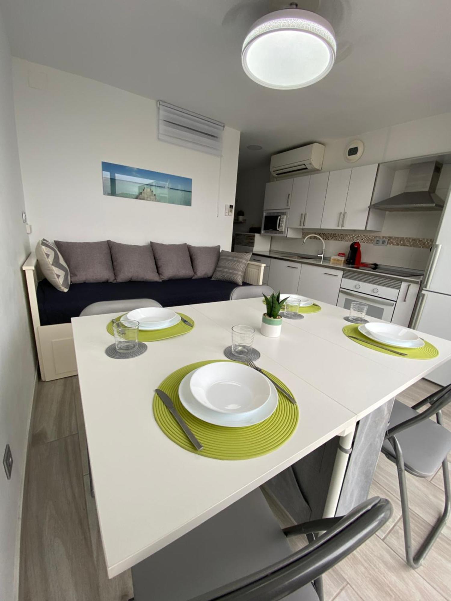 לה פינדה Loft Pineda Beach מראה חיצוני תמונה
